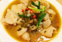 酸菜鱼的做法视频,酸爽开胃，营养满分